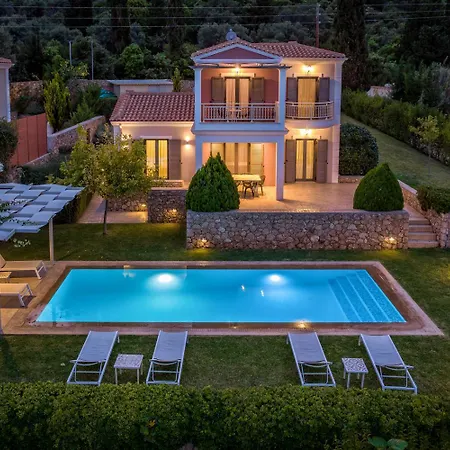 Kyklamino Villa *