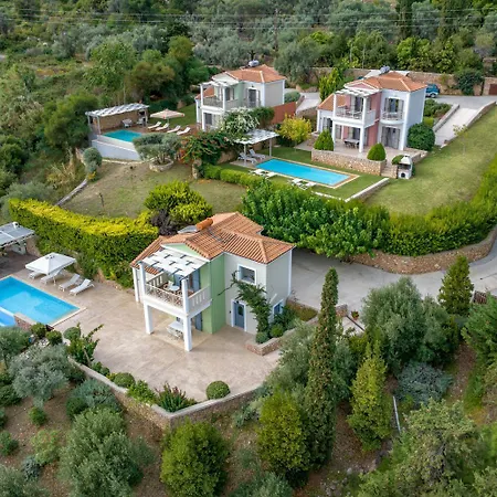Kyklamino Villa *