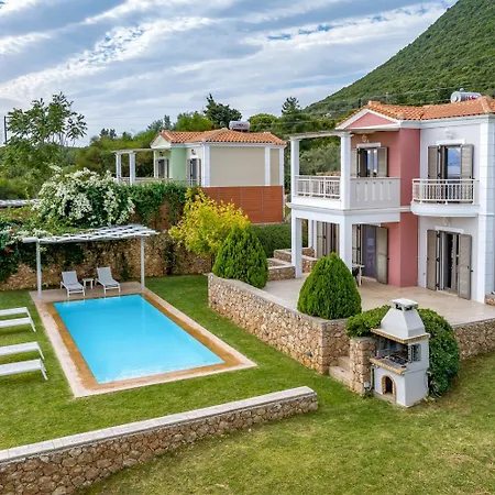 Kyklamino Villa *