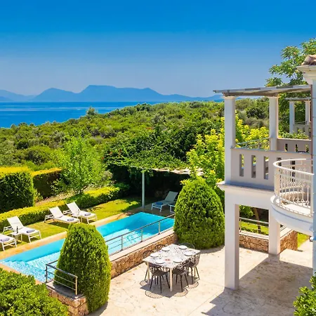 Kyklamino Villa