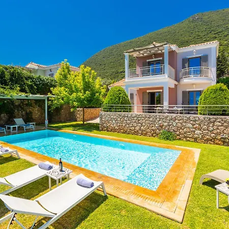 Kyklamino Villa *